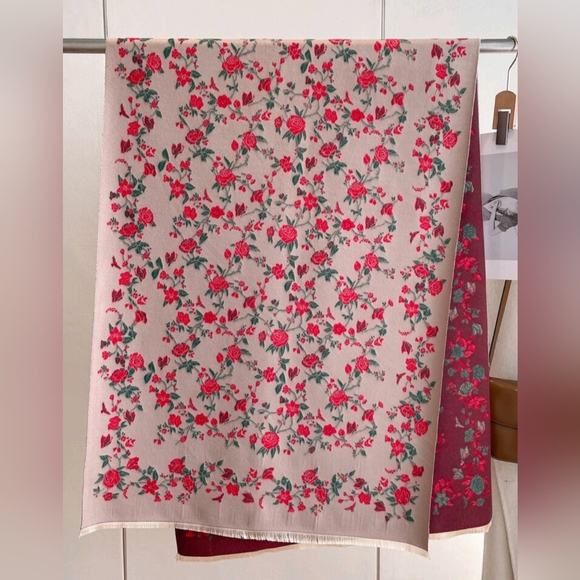 Floral jacquard large winter scarf - Picture 3 of 4